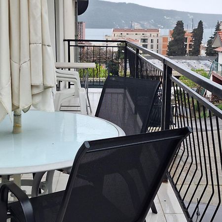 Apartments Lena Херцег Нови Екстериор снимка